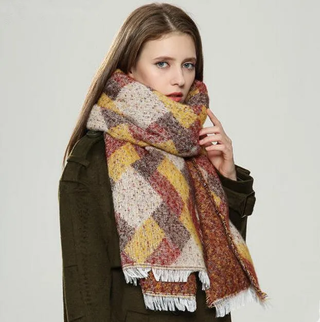 2017 New Fashionable Plaid Scarf for Women