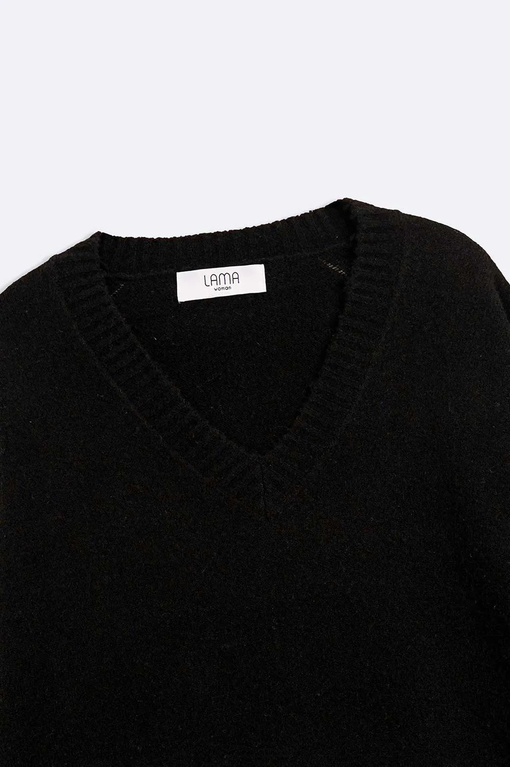 CLASSIC V-NECK JUMPER