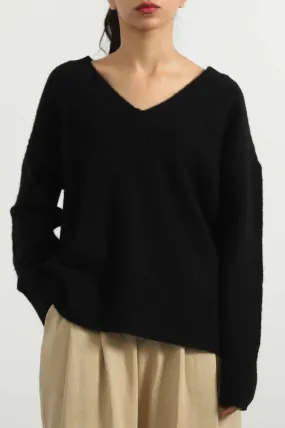 CLASSIC V-NECK JUMPER